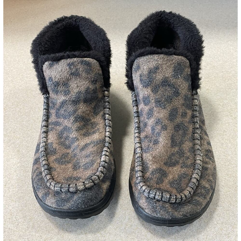 Hey Dude Denny Leo Nut Boots Slip On Booties Women’s Sz 7 Leopard Print Faux Fur - Picture 2 of 11